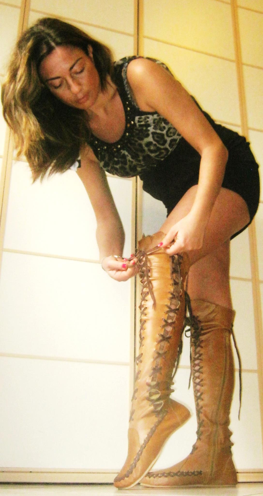 Gipsy Dharma Boots of the day in Neutral/Earthy Colour