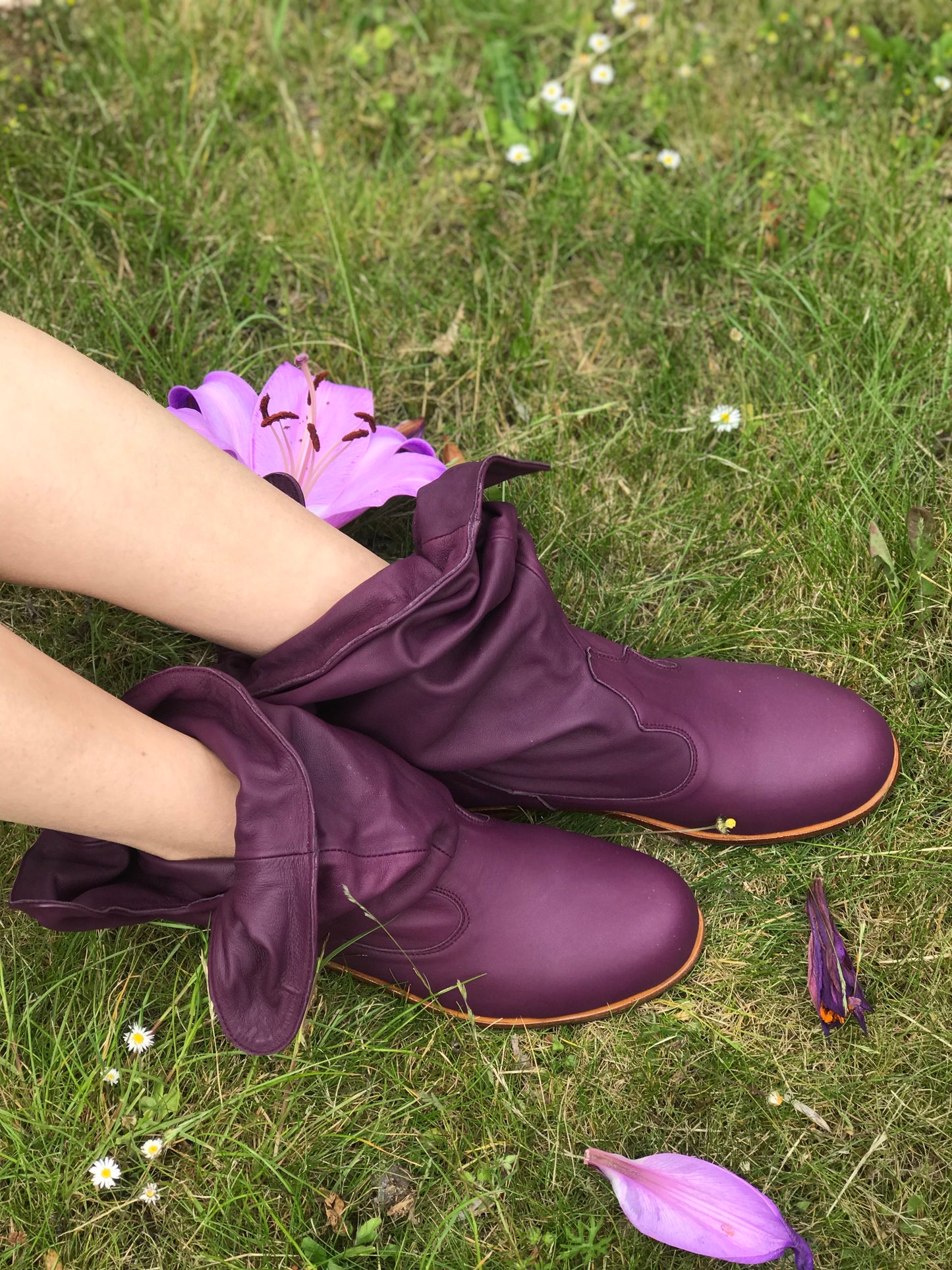 Botines 'Fairy Slipper' en ciruela para pedido anticipado