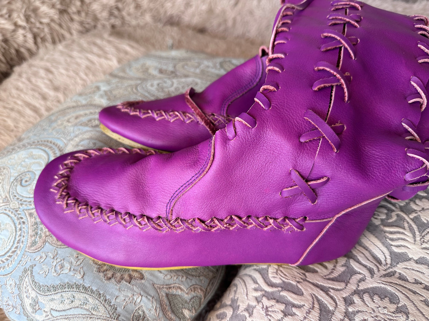 Botas hasta la rodilla de cuero fucsia