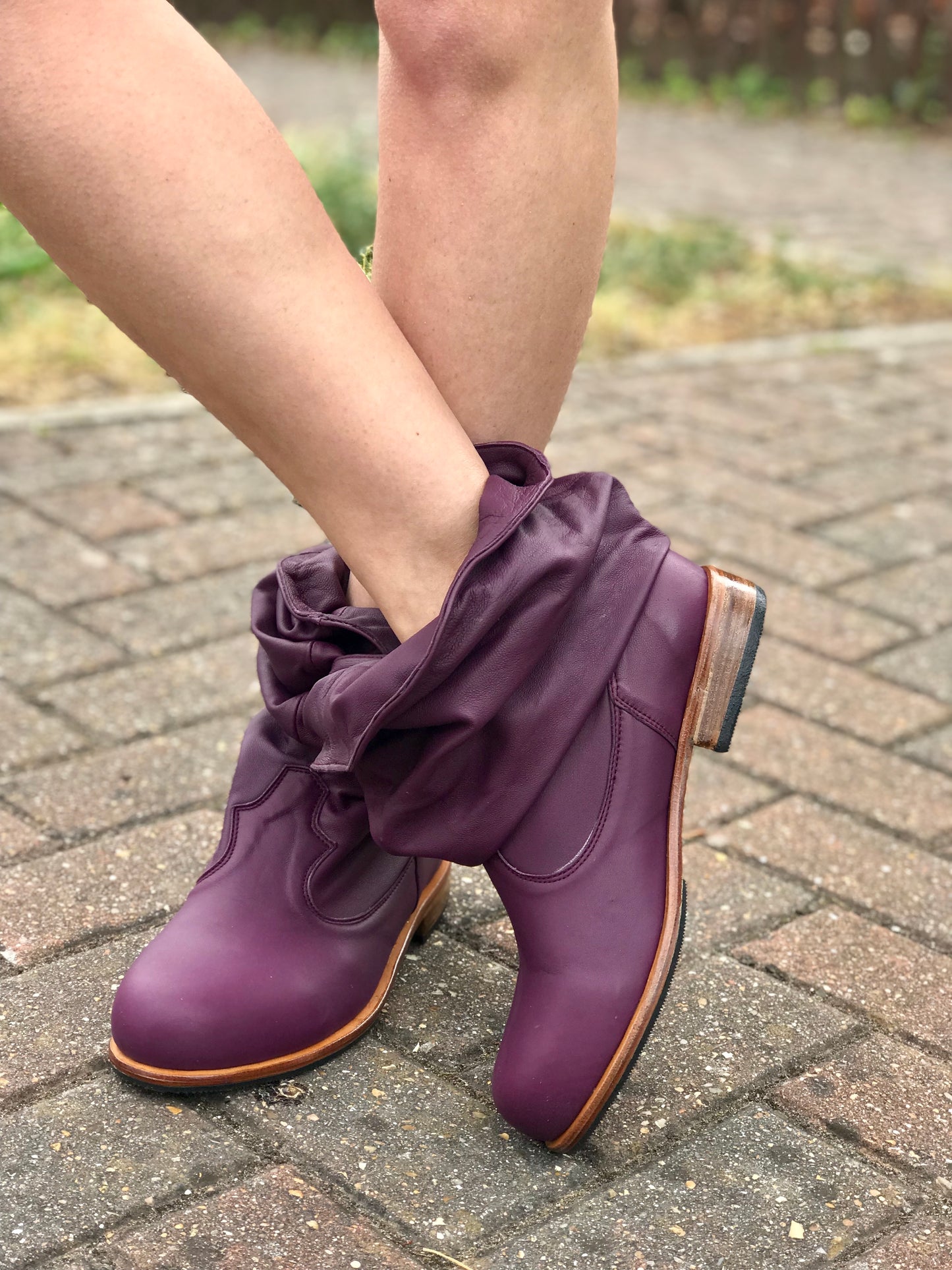 Botines 'Fairy Slipper' en ciruela para pedido anticipado