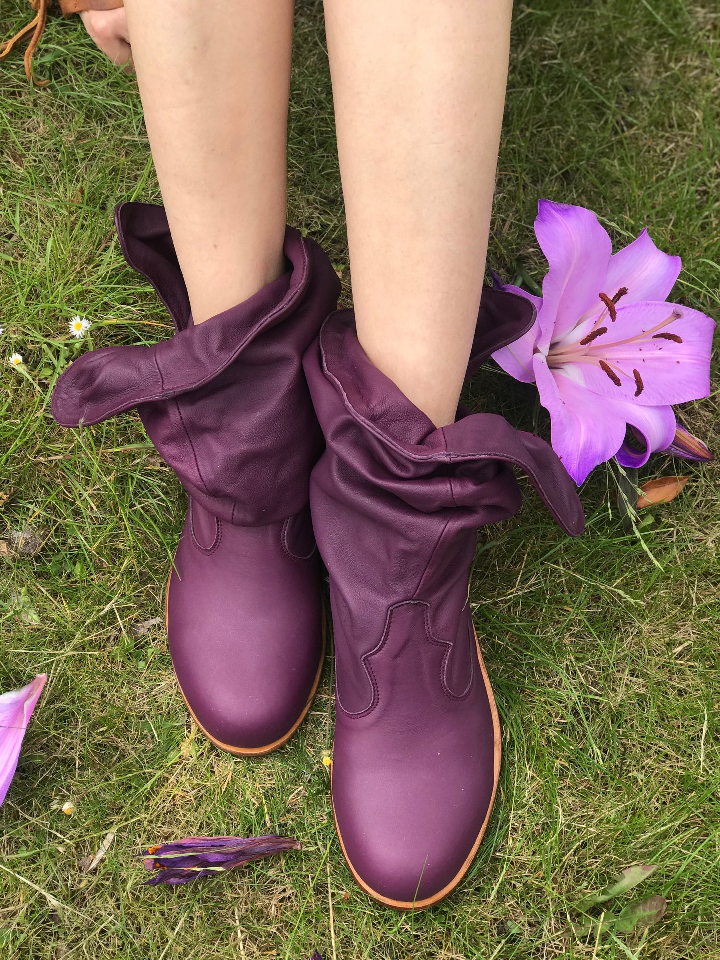 Botines 'Fairy Slipper' en ciruela para pedido anticipado