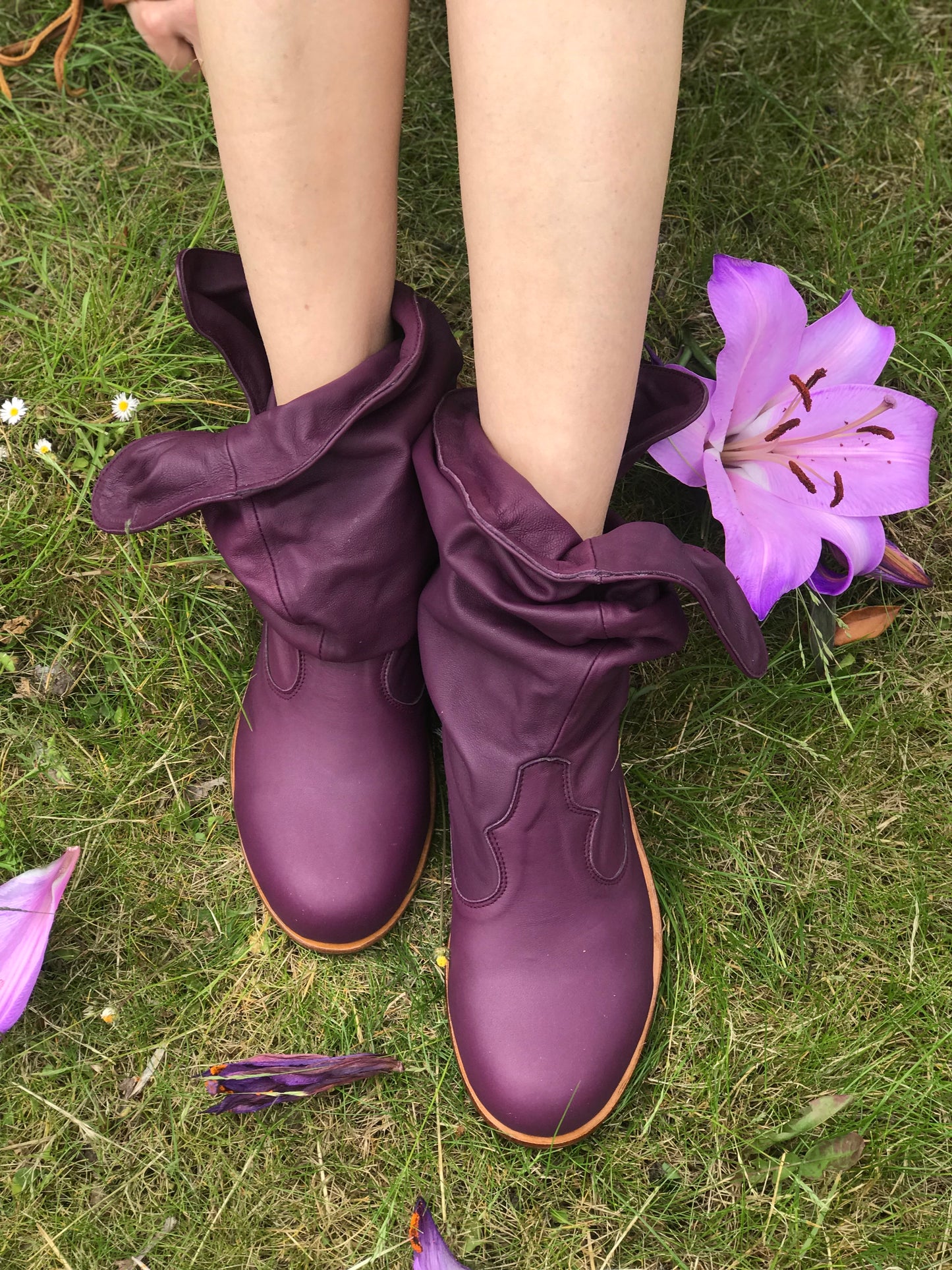 Botines 'Fairy Slipper' en ciruela para pedido anticipado