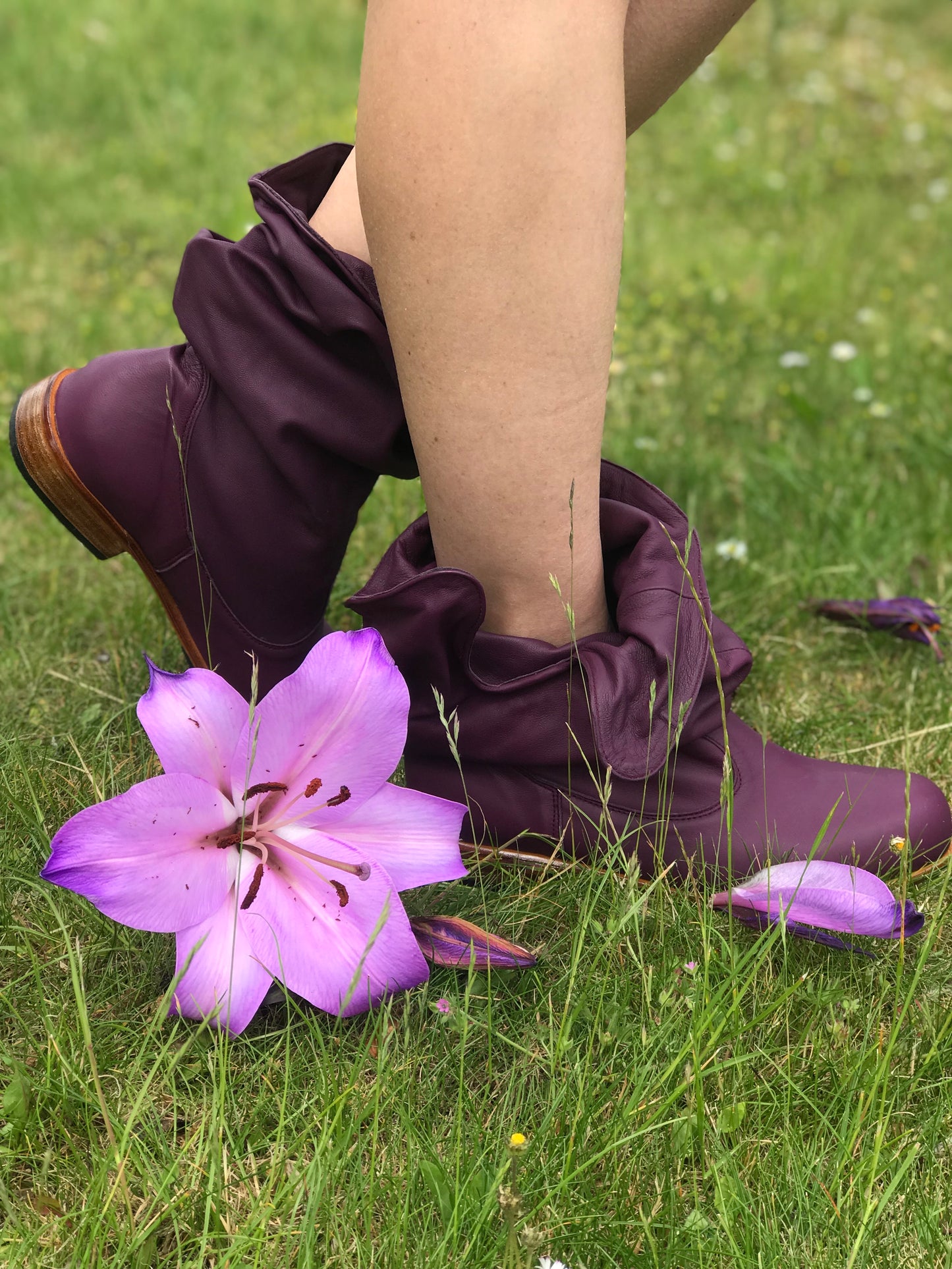 Botines 'Fairy Slipper' en ciruela para pedido anticipado
