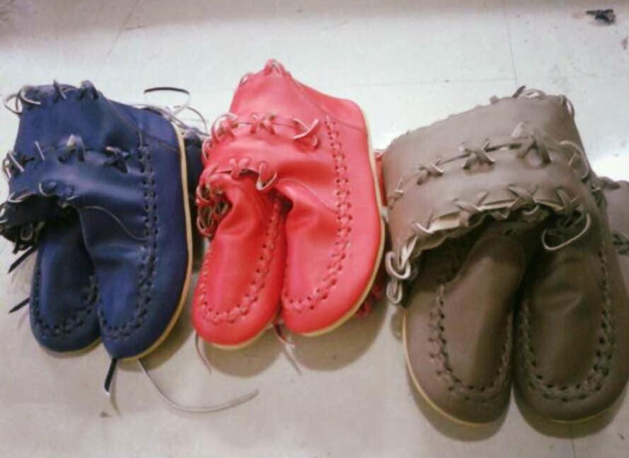 Botas altas hasta la rodilla de piel sintética vegana Gipsy Dharma para pedidos anticipados