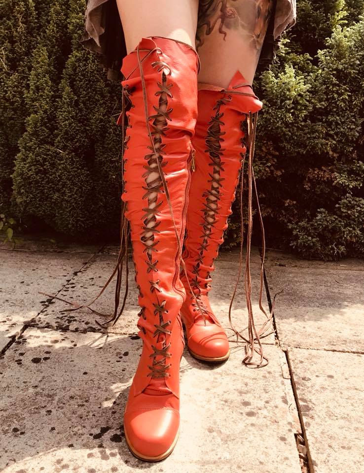 Botas hasta la rodilla del día del Hada Mecánica