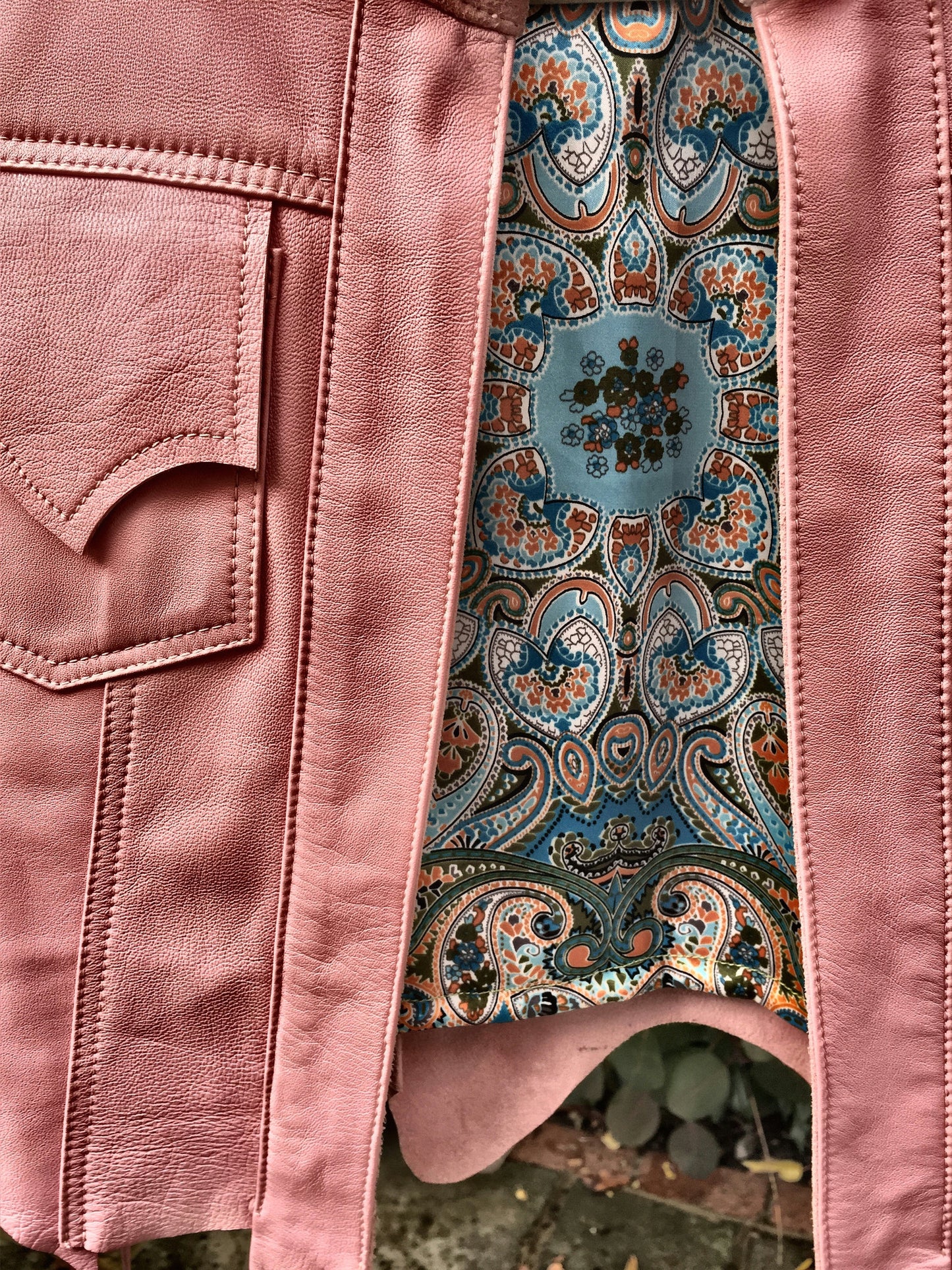 '¡Es una chica!' chaqueta bolero rosa para pedido anticipado