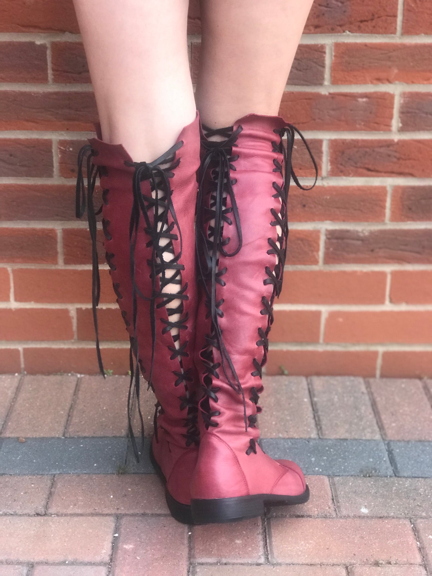 Botas hasta la rodilla 'Clockwork Fairy' en color sangre de buey con suela negra