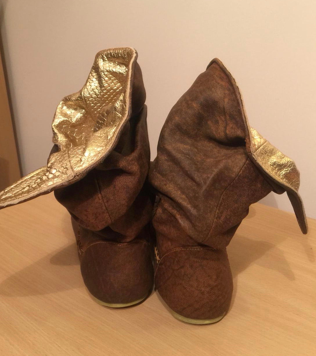 'Peter Pan Slippers' in Tan with Gold for Pre Order