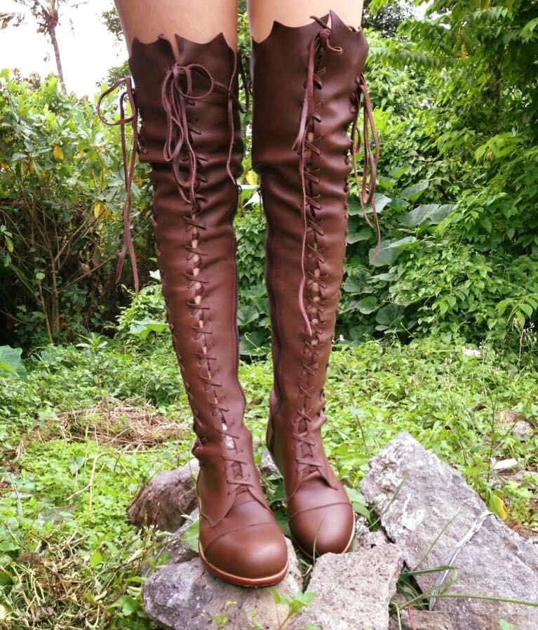 Botas hasta la rodilla del día del Hada Mecánica